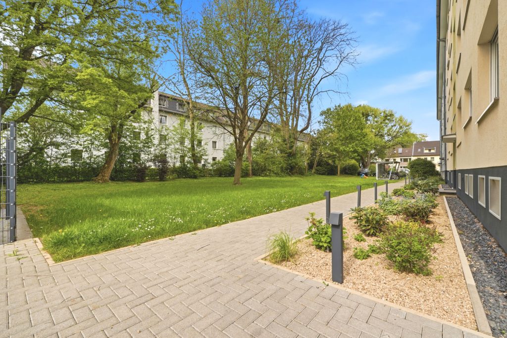 Gütelhöfer Immobilien - Immobilienangebot - Bonn / Endenich - Alle - Bezugsfrei! Charmante Dachgeschosswohnung in  Endenich zur Kapitalanlage oder eigenen Nutzung