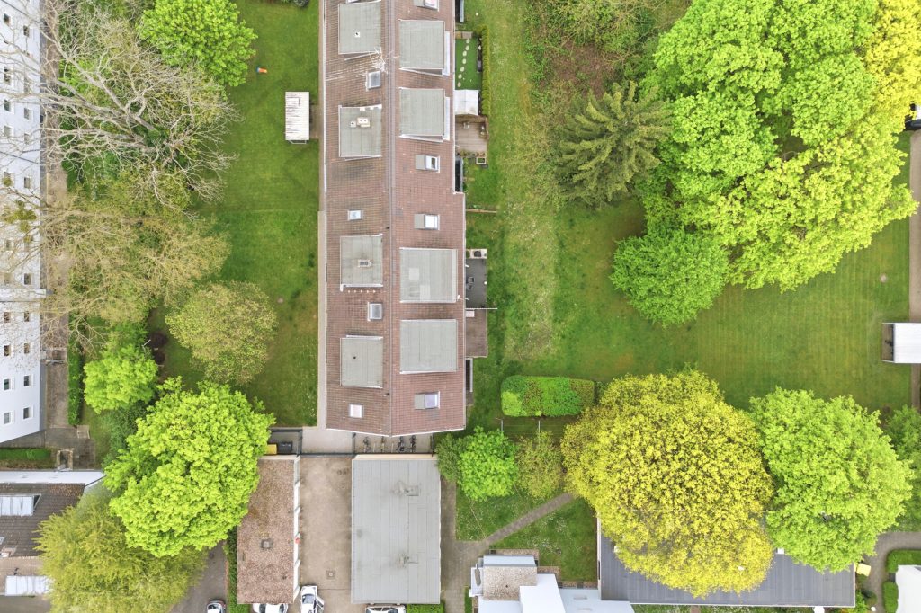 Gütelhöfer Immobilien - Immobilienangebot - Bonn / Endenich - Alle - Bezugsfrei! Charmante Dachgeschosswohnung in  Endenich zur Kapitalanlage oder eigenen Nutzung