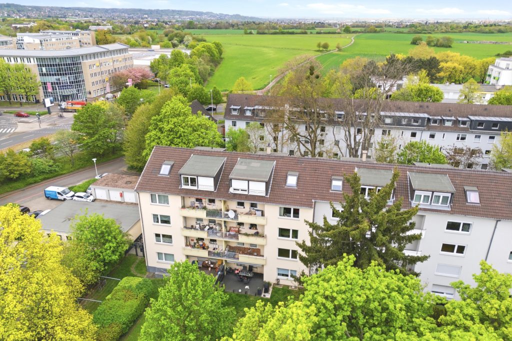 Gütelhöfer Immobilien - Immobilienangebot - Bonn / Endenich - Alle - Bezugsfrei! Charmante Dachgeschosswohnung in  Endenich zur Kapitalanlage oder eigenen Nutzung