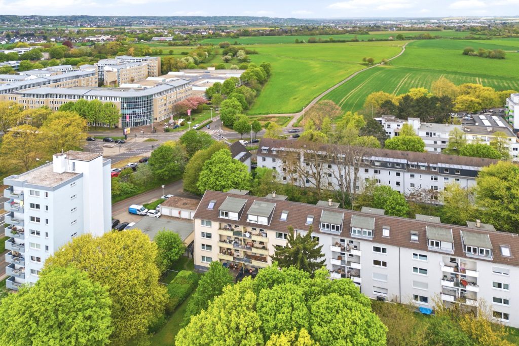 Gütelhöfer Immobilien - Immobilienangebot - Bonn / Endenich - Alle - Bezugsfrei! Charmante Dachgeschosswohnung in  Endenich zur Kapitalanlage oder eigenen Nutzung