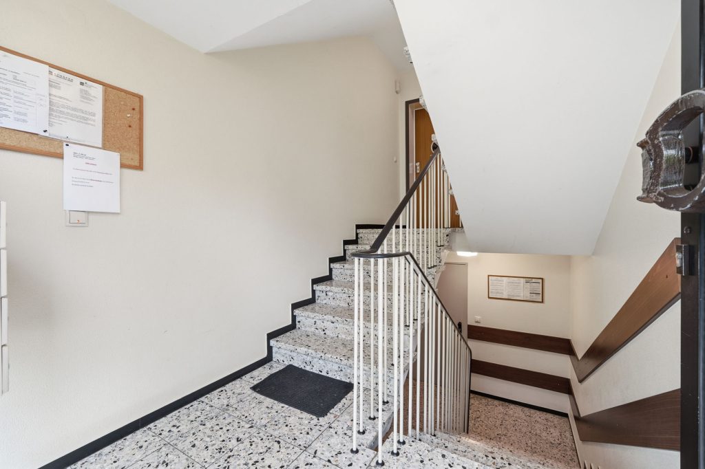 Gütelhöfer Immobilien - Immobilienangebot - Rheinbach - Alle - Zentral gelegene 4-Raumwohnung mit Balkon, hochwertigem Bad und optionalem Tiefgaragenstellplatz