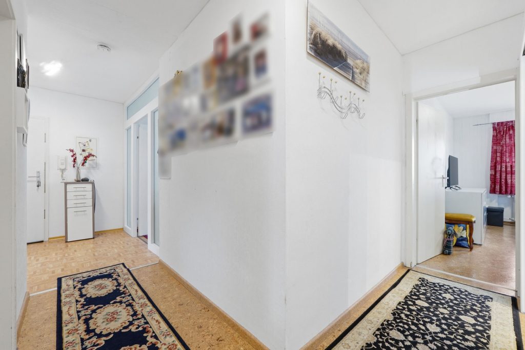 Gütelhöfer Immobilien - Immobilienangebot - Rheinbach - Alle - Zentral gelegene 4-Raumwohnung mit Balkon, hochwertigem Bad und optionalem Tiefgaragenstellplatz