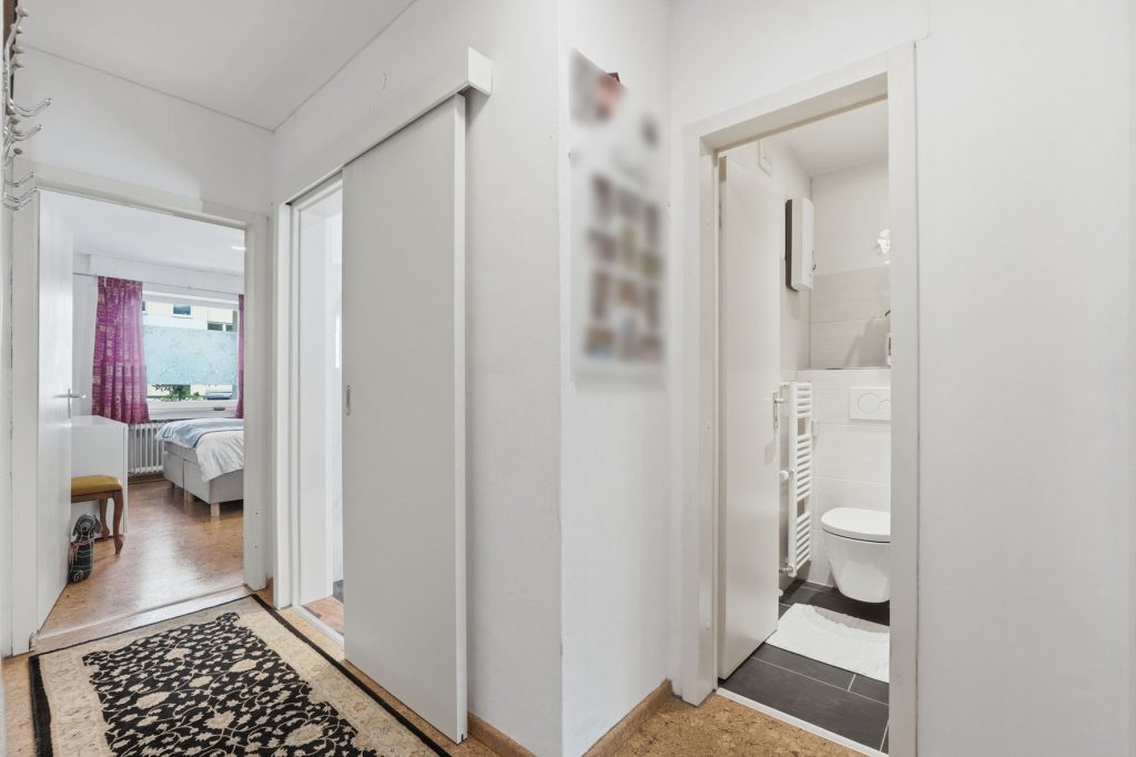 Gütelhöfer Immobilien - Immobilienangebot - Rheinbach - Alle - Zentral gelegene 4-Raumwohnung mit Balkon, hochwertigem Bad und optionalem Tiefgaragenstellplatz
