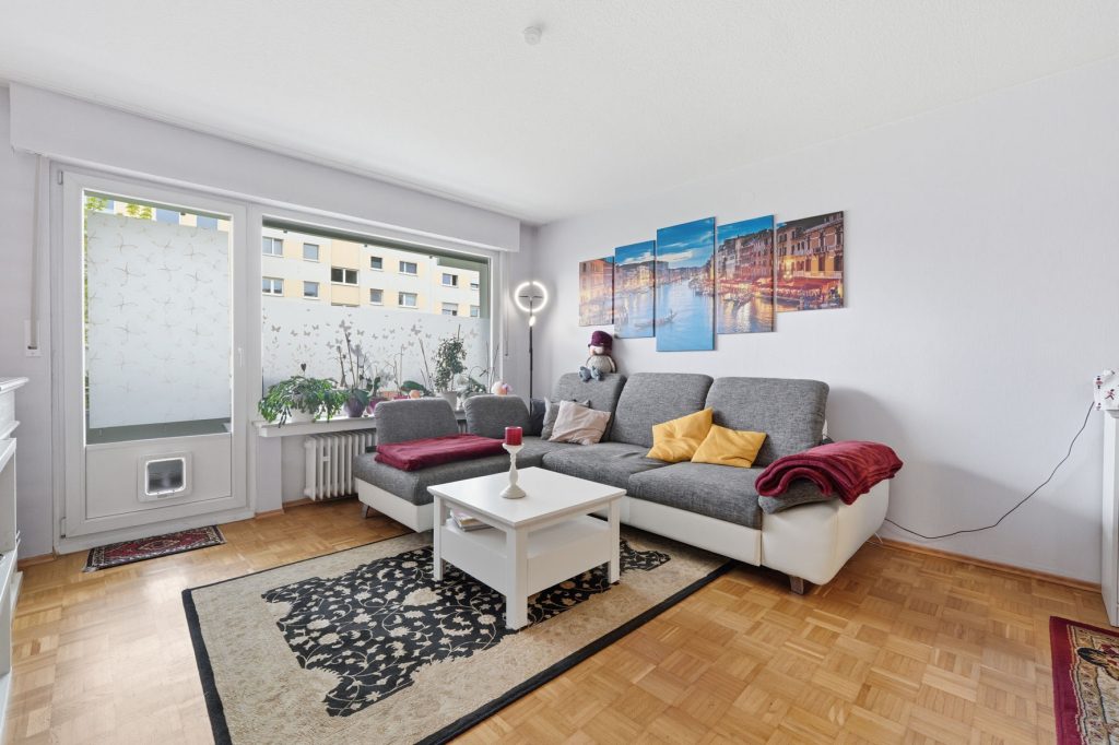 Gütelhöfer Immobilien - Immobilienangebot - Rheinbach - Alle - Zentral gelegene 4-Raumwohnung mit Balkon, hochwertigem Bad und optionalem Tiefgaragenstellplatz