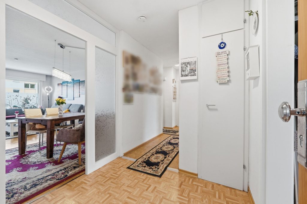 Gütelhöfer Immobilien - Immobilienangebot - Rheinbach - Alle - Zentral gelegene 4-Raumwohnung mit Balkon, hochwertigem Bad und optionalem Tiefgaragenstellplatz