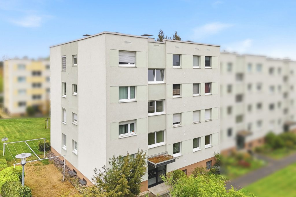 Gütelhöfer Immobilien - Immobilienangebot - Rheinbach - Alle - Zentral gelegene 4-Raumwohnung mit Balkon, hochwertigem Bad und optionalem Tiefgaragenstellplatz