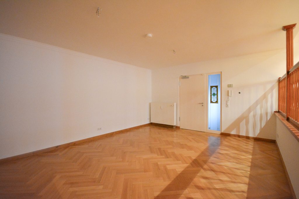 Gütelhöfer Immobilien - Immobilienangebot - Bonn / Weststadt - Alle - Weststadt: Besonders und großzügig! Maisonetteapartment mit Einbauküche, 2 Bädern und TG-Stellplatz