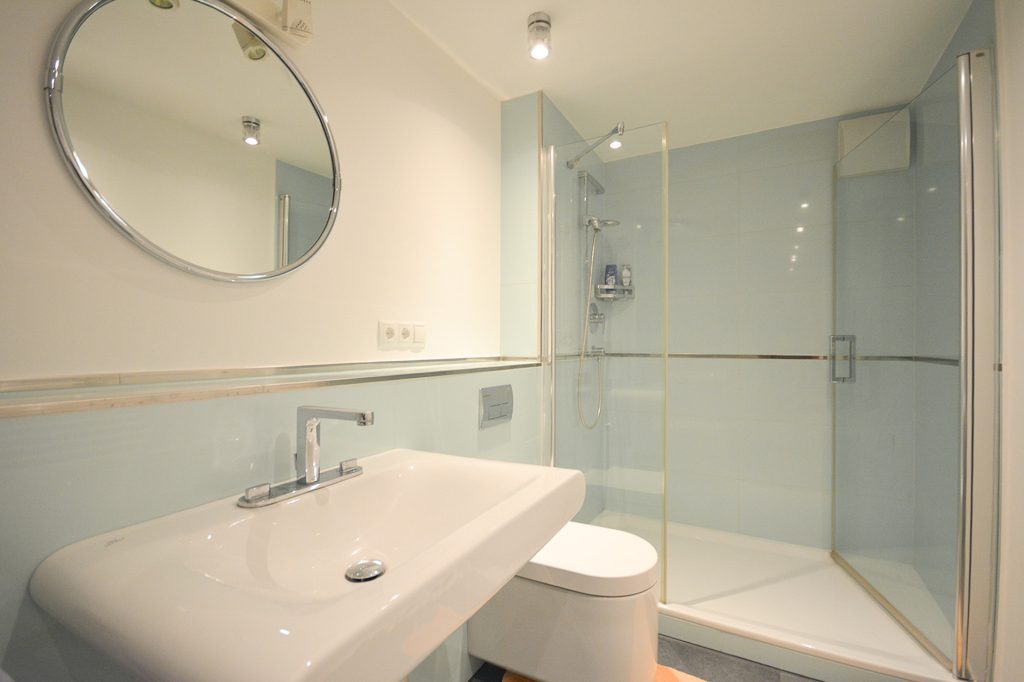 Gütelhöfer Immobilien - Immobilienangebot - Bonn / Weststadt - Alle - Weststadt: Besonders und großzügig! Maisonetteapartment mit Einbauküche, 2 Bädern und TG-Stellplatz