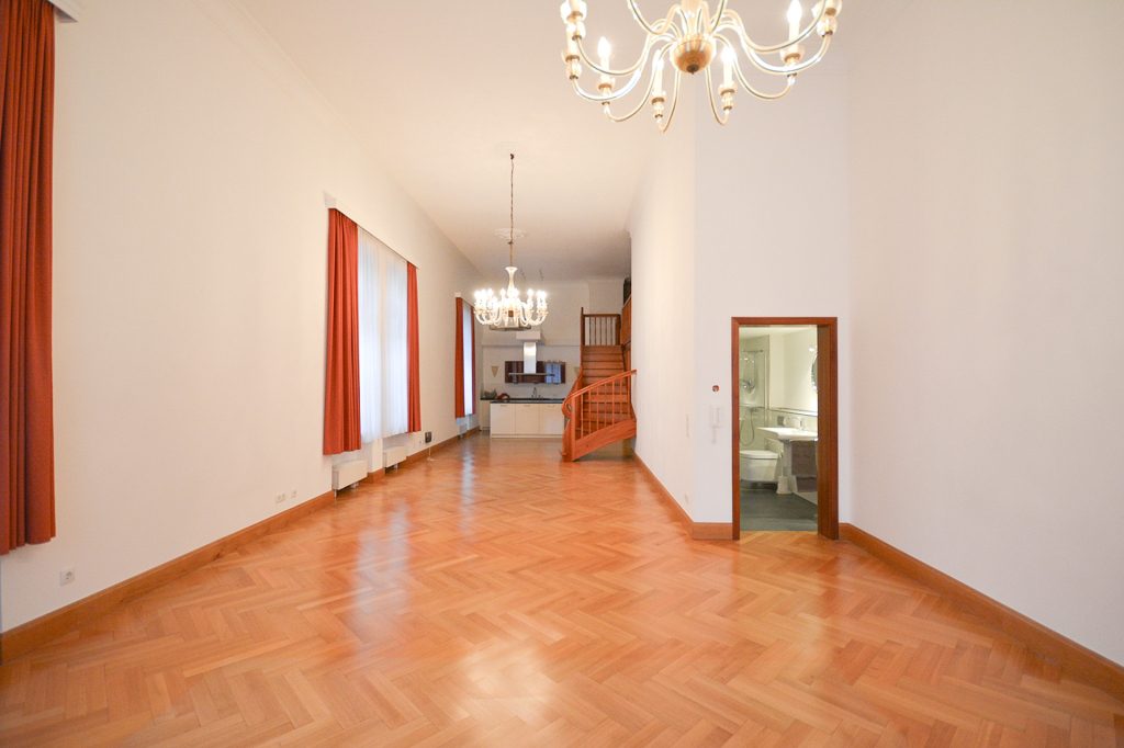 Gütelhöfer Immobilien - Immobilienangebot - Bonn / Weststadt - Alle - Weststadt: Besonders und großzügig! Maisonetteapartment mit Einbauküche, 2 Bädern und TG-Stellplatz