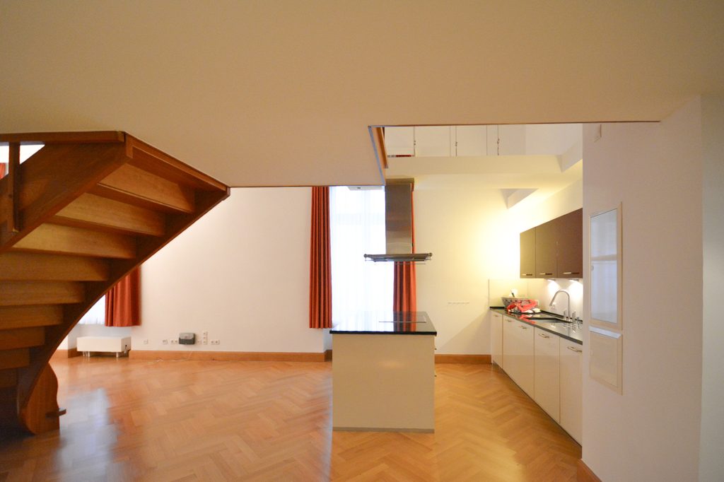Gütelhöfer Immobilien - Immobilienangebot - Bonn / Weststadt - Alle - Weststadt: Besonders und großzügig! Maisonetteapartment mit Einbauküche, 2 Bädern und TG-Stellplatz