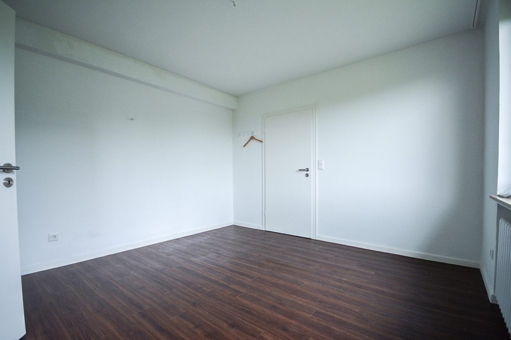 Gütelhöfer Immobilien - Immobilienangebot - Alfter - Alle - Praxis gesucht? Vielseitige Gewerbefläche mit Behandlungsräumen und KFZ Stellplatz in Alfter