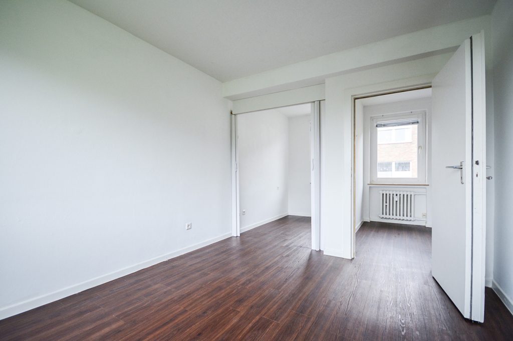 Gütelhöfer Immobilien - Immobilienangebot - Alfter - Alle - Praxis gesucht? Vielseitige Gewerbefläche mit Behandlungsräumen und KFZ Stellplatz in Alfter