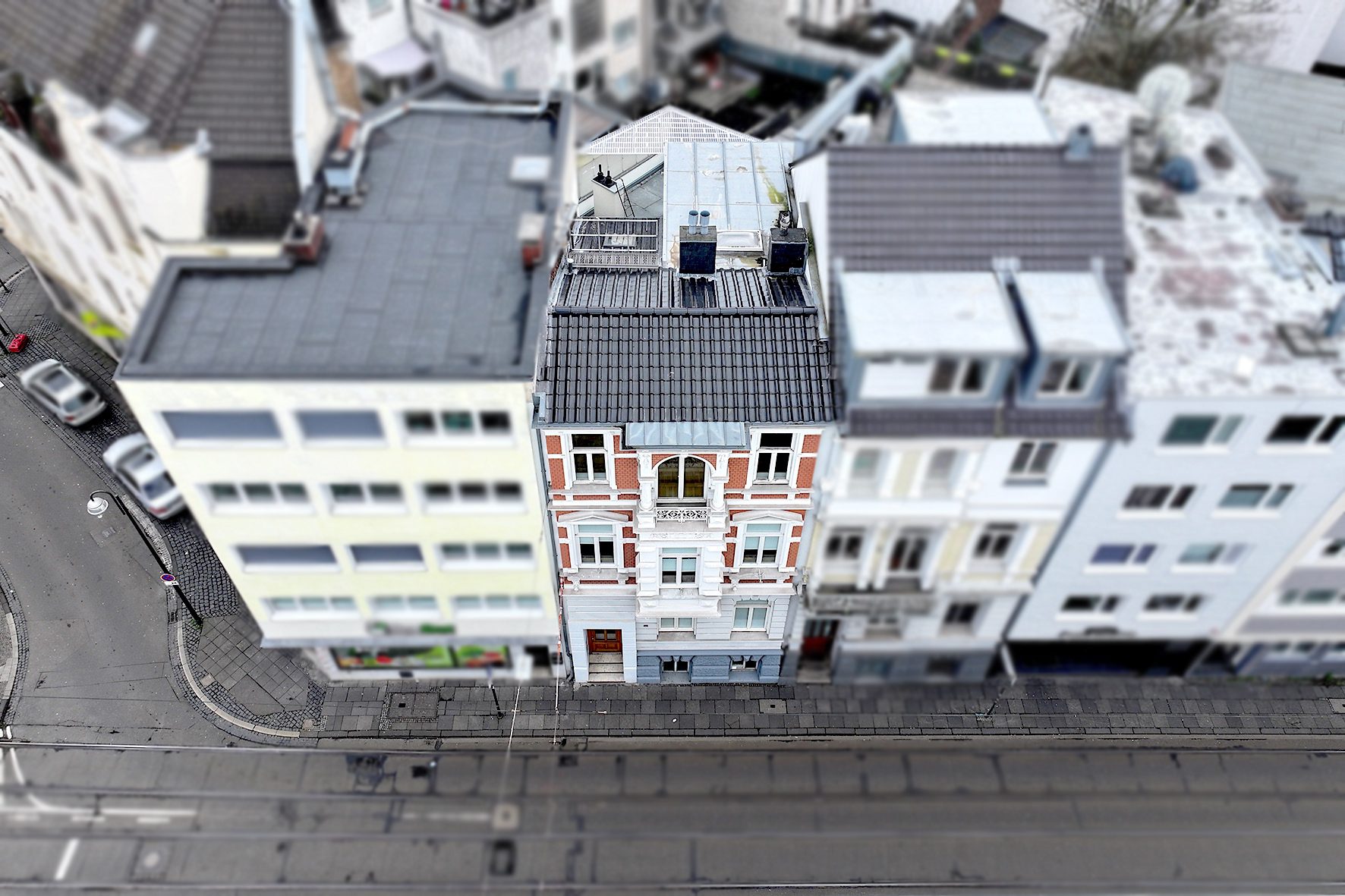 Gütelhöfer Immobilien - Immobilienangebot - Bonn - Alle - Stilvolles Gründerzeithaus mit 341m² Wohnfläche verteilt auf drei Wohneinheiten im Bonner Zentrum