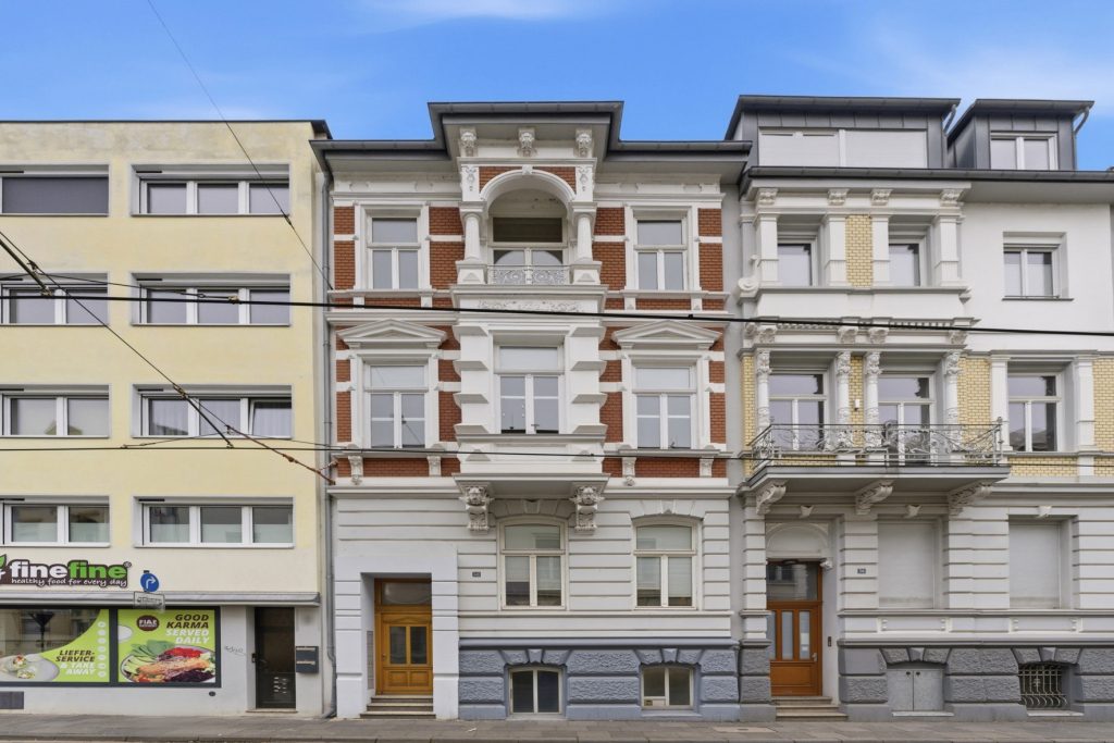 Gütelhöfer Immobilien - Immobilienangebot - Bonn - Alle - Stilvolles Gründerzeithaus mit 341m² Wohnfläche verteilt auf drei Wohneinheiten im Bonner Zentrum