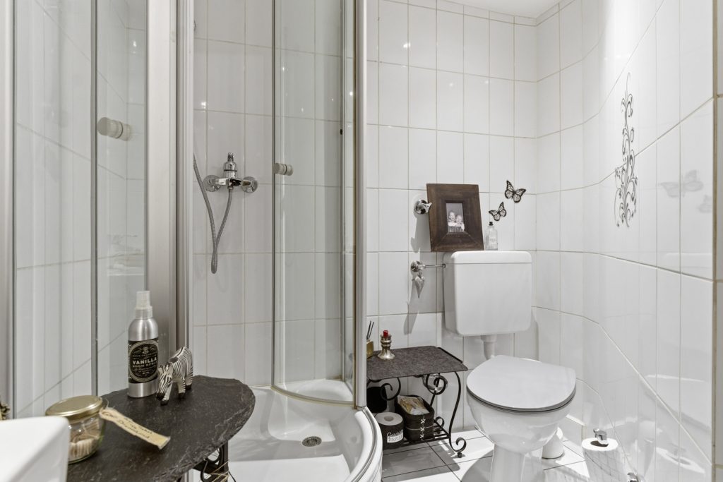 Gütelhöfer Immobilien - Immobilienangebot - Bonn - Alle - Stilvolles Gründerzeithaus mit 341m² Wohnfläche verteilt auf drei Wohneinheiten im Bonner Zentrum