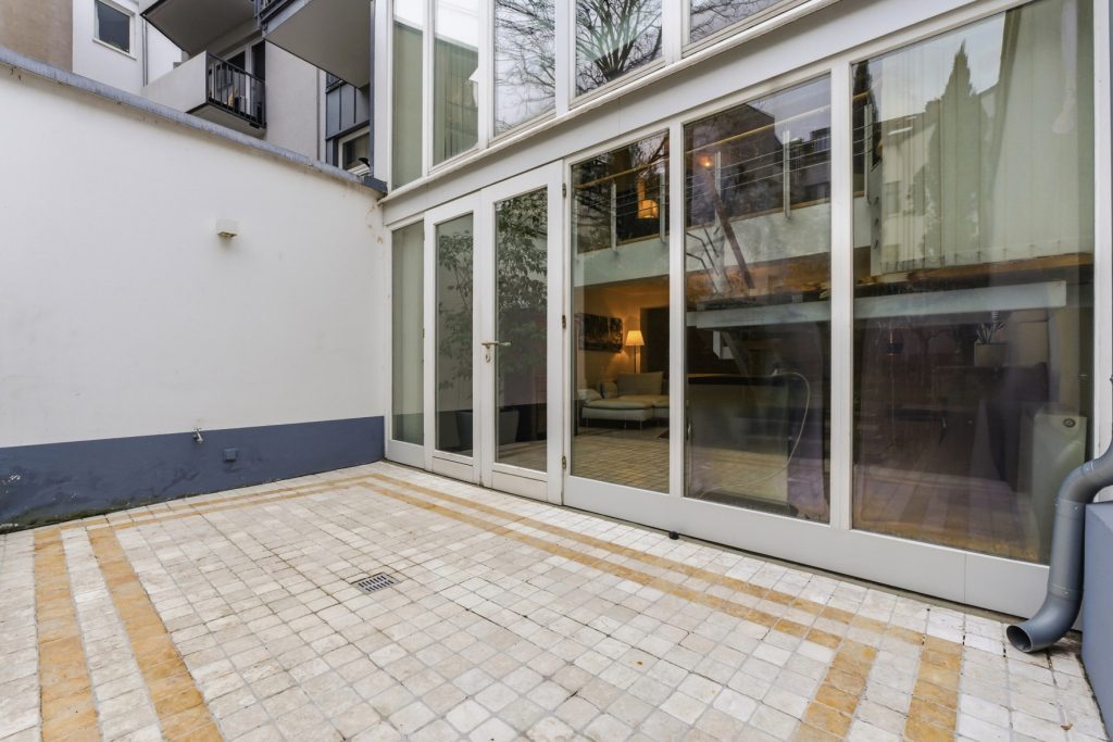 Gütelhöfer Immobilien - Immobilienangebot - Bonn - Alle - Stilvolles Gründerzeithaus mit 341m² Wohnfläche verteilt auf drei Wohneinheiten im Bonner Zentrum