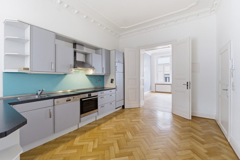 Gütelhöfer Immobilien - Immobilienangebot - Bonn - Alle - Stilvolles Gründerzeithaus mit 341m² Wohnfläche verteilt auf drei Wohneinheiten im Bonner Zentrum