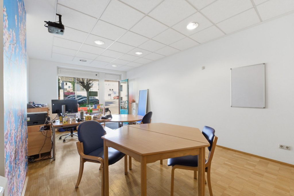 Gütelhöfer Immobilien - Immobilienangebot - Euskirchen - Alle - Kapitalanleger aufgepasst! Attraktive Praxis- und Schulungsräume in zentraler Lage von Euskirchen