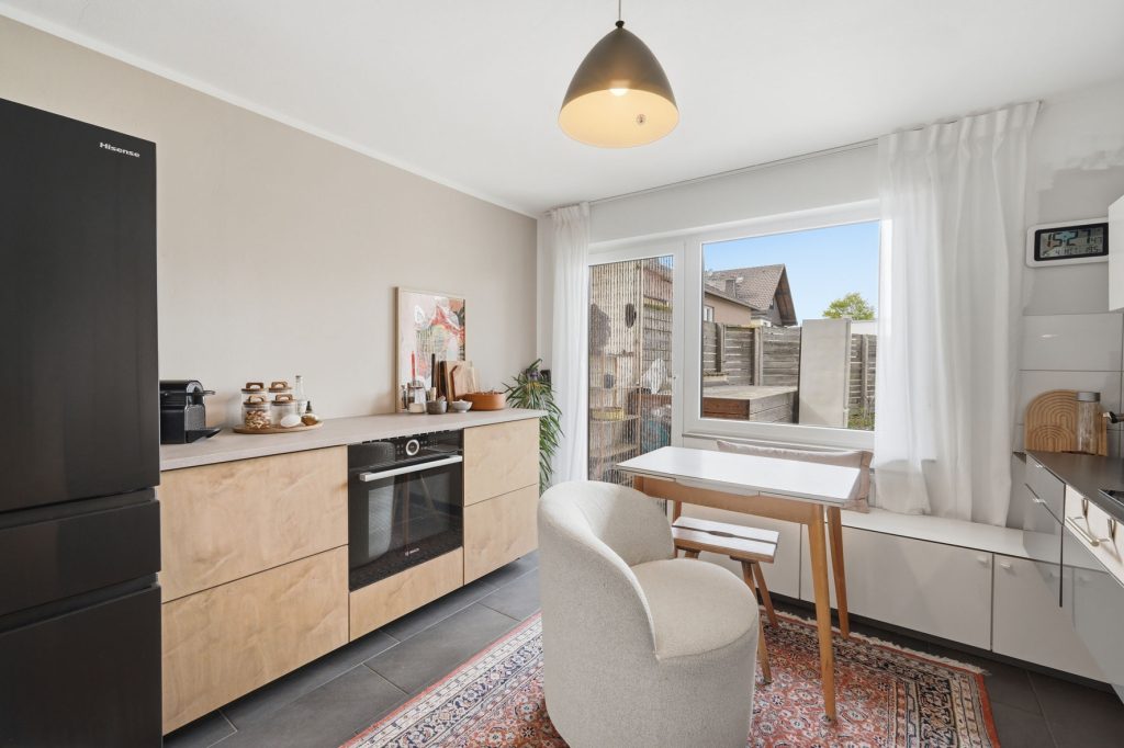 Gütelhöfer Immobilien - Immobilienangebot - Rheinbach / Merzbach - Alle - Modernisiert u. stilvoll! Solide vermietete Doppelhaushälfte mit Garten in ruhiger Lage von Merzbach