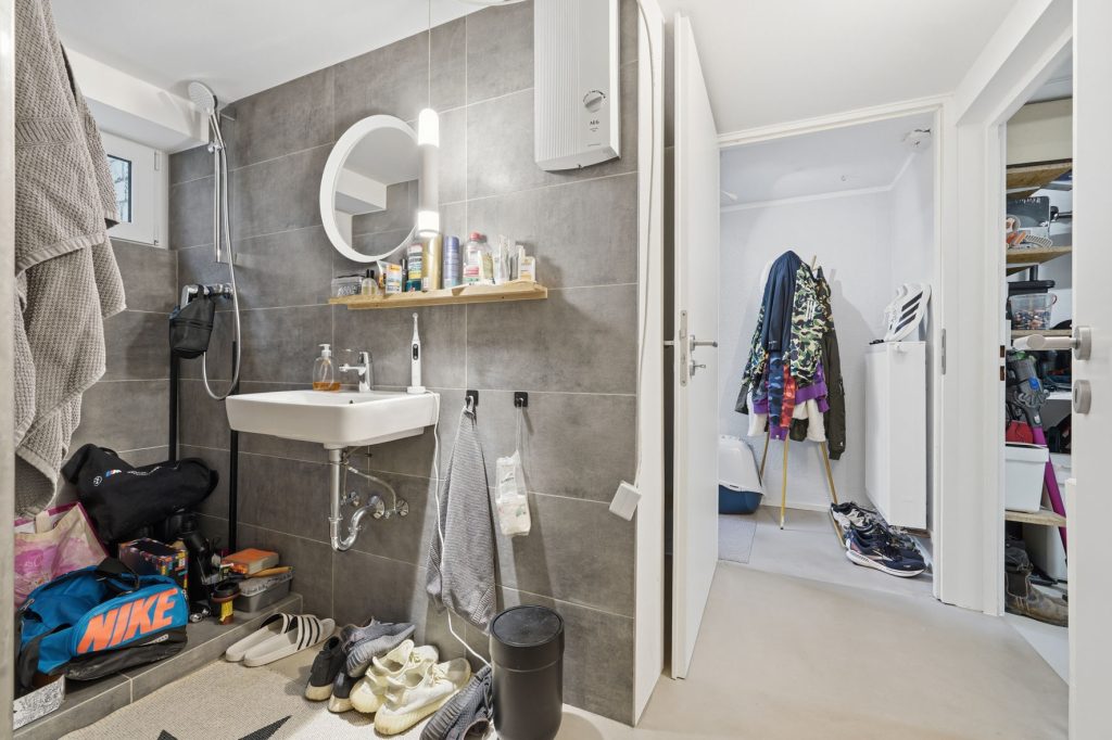 Gütelhöfer Immobilien - Immobilienangebot - Rheinbach / Merzbach - Alle - Modernisiert u. stilvoll! Solide vermietete Doppelhaushälfte mit Garten in ruhiger Lage von Merzbach