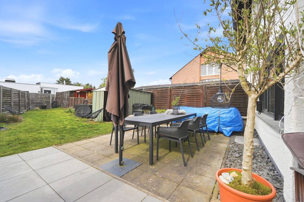 Gütelhöfer Immobilien - Immobilienangebot - Rheinbach / Merzbach - Alle - Modernisiert u. stilvoll! Solide vermietete Doppelhaushälfte mit Garten in ruhiger Lage von Merzbach
