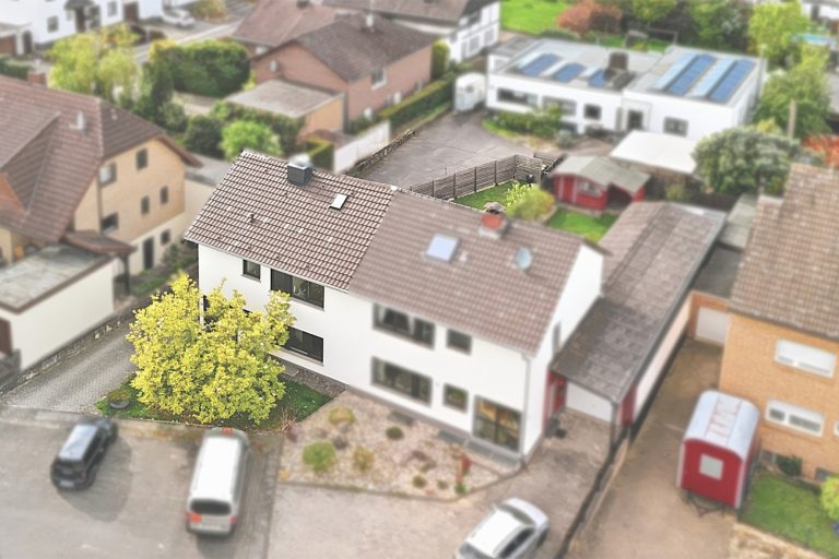 Gütelhöfer Immobilien - Immobilienangebot - Rheinbach / Merzbach - Alle - Modernisiert u. stilvoll! Solide vermietete Doppelhaushälfte mit Garten in ruhiger Lage von Merzbach