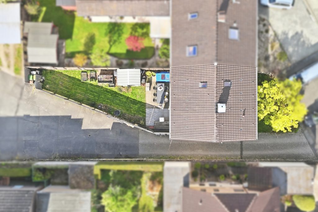 Gütelhöfer Immobilien - Immobilienangebot - Rheinbach / Merzbach - Alle - Modernisiert u. stilvoll! Solide vermietete Doppelhaushälfte mit Garten in ruhiger Lage von Merzbach