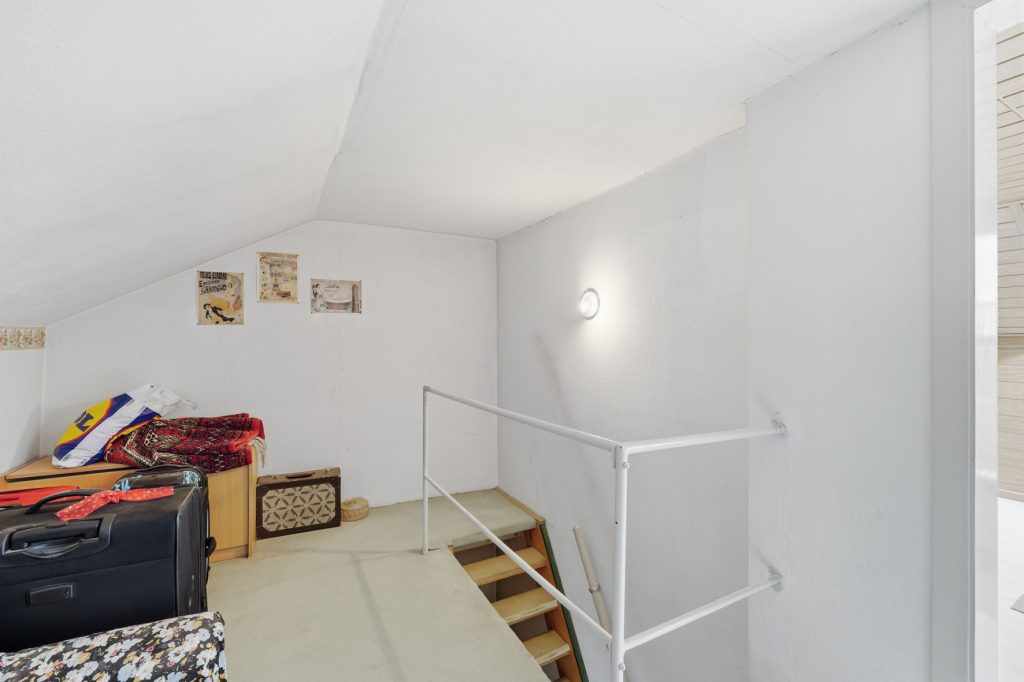 Gütelhöfer Immobilien - Immobilienangebot - Wesseling / Keldenich - Alle - Solides Reihenendhaus mit Garage, Garten und überdachter Terrasse in beliebter Lage von Keldenich