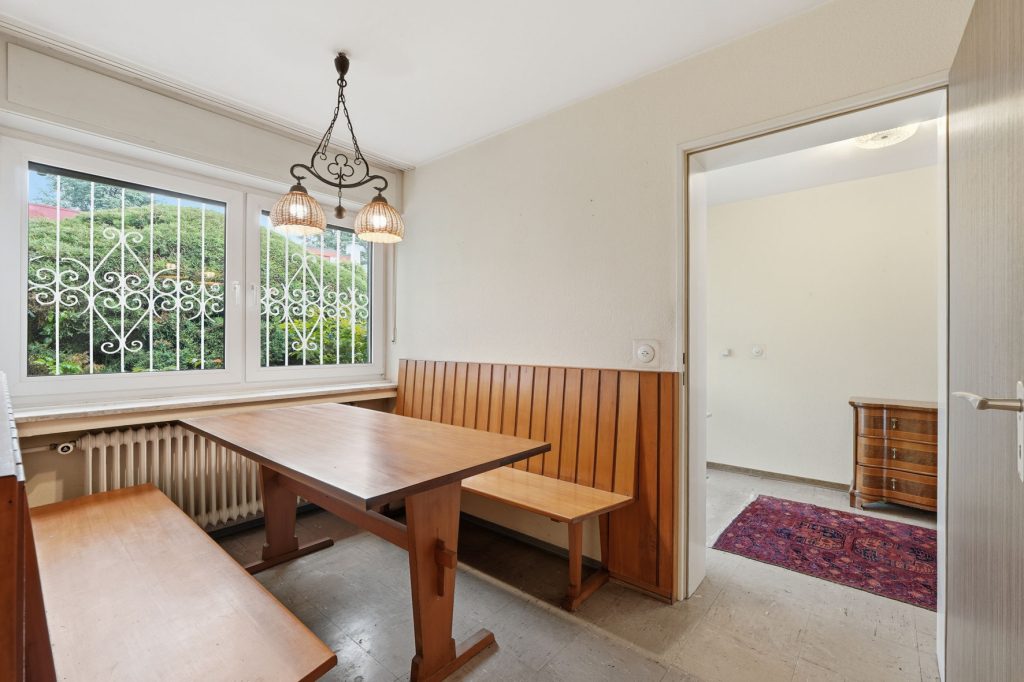 Gütelhöfer Immobilien - Immobilienangebot - Wachtberg / Niederbachem - Alle - Großzügiges Splitlevel-Reihenendhaus mit Garage, Garten und viel Potenzial in begehrter Wohnlage