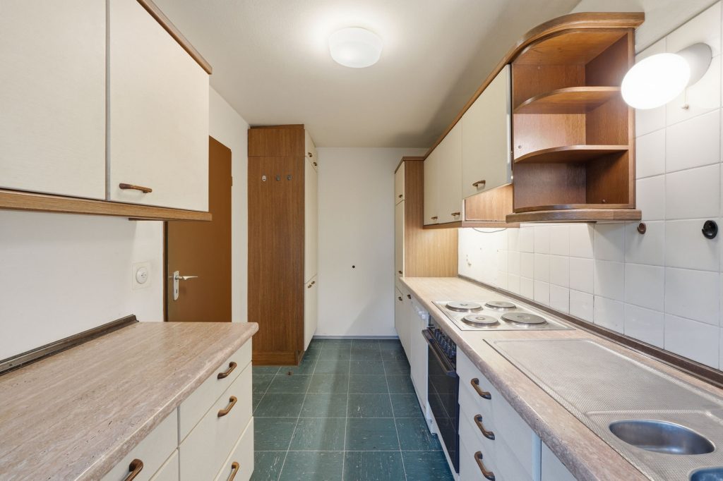 Gütelhöfer Immobilien - Immobilienangebot - Wachtberg / Niederbachem - Alle - Großzügiges Splitlevel-Reihenendhaus mit Garage, Garten und viel Potenzial in begehrter Wohnlage