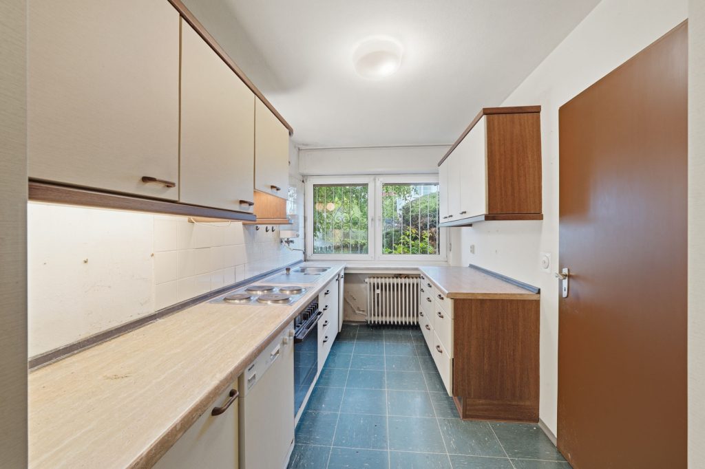 Gütelhöfer Immobilien - Immobilienangebot - Wachtberg / Niederbachem - Alle - Großzügiges Splitlevel-Reihenendhaus mit Garage, Garten und viel Potenzial in begehrter Wohnlage