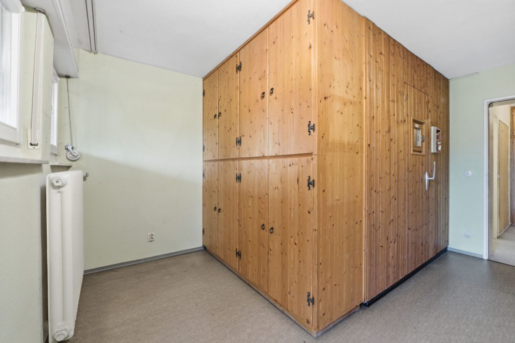 Gütelhöfer Immobilien - Immobilienangebot - Wachtberg / Niederbachem - Alle - Großzügiges Splitlevel-Reihenendhaus mit Garage, Garten und viel Potenzial in begehrter Wohnlage