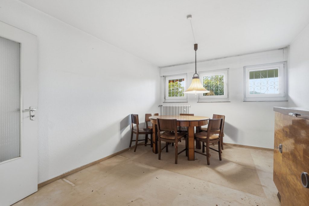 Gütelhöfer Immobilien - Immobilienangebot - Wachtberg / Niederbachem - Alle - Großzügiges Splitlevel-Reihenendhaus mit Garage, Garten und viel Potenzial in begehrter Wohnlage