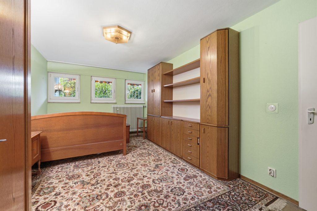 Gütelhöfer Immobilien - Immobilienangebot - Wachtberg / Niederbachem - Alle - Großzügiges Splitlevel-Reihenendhaus mit Garage, Garten und viel Potenzial in begehrter Wohnlage