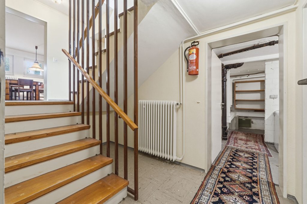 Gütelhöfer Immobilien - Immobilienangebot - Wachtberg / Niederbachem - Alle - Großzügiges Splitlevel-Reihenendhaus mit Garage, Garten und viel Potenzial in begehrter Wohnlage