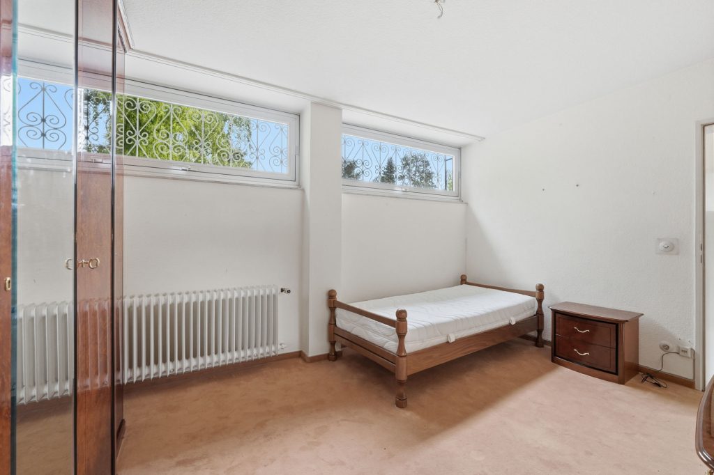 Gütelhöfer Immobilien - Immobilienangebot - Wachtberg / Niederbachem - Alle - Großzügiges Splitlevel-Reihenendhaus mit Garage, Garten und viel Potenzial in begehrter Wohnlage