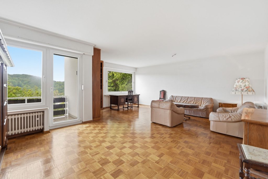 Gütelhöfer Immobilien - Immobilienangebot - Wachtberg / Niederbachem - Alle - Großzügiges Splitlevel-Reihenendhaus mit Garage, Garten und viel Potenzial in begehrter Wohnlage