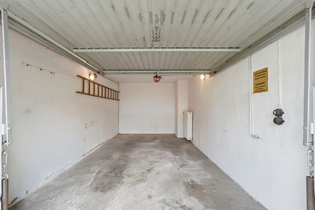 Gütelhöfer Immobilien - Immobilienangebot - Wachtberg / Niederbachem - Alle - Großzügiges Splitlevel-Reihenendhaus mit Garage, Garten und viel Potenzial in begehrter Wohnlage