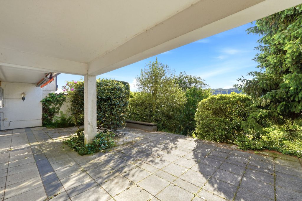 Gütelhöfer Immobilien - Immobilienangebot - Wachtberg / Niederbachem - Alle - Großzügiges Splitlevel-Reihenendhaus mit Garage, Garten und viel Potenzial in begehrter Wohnlage