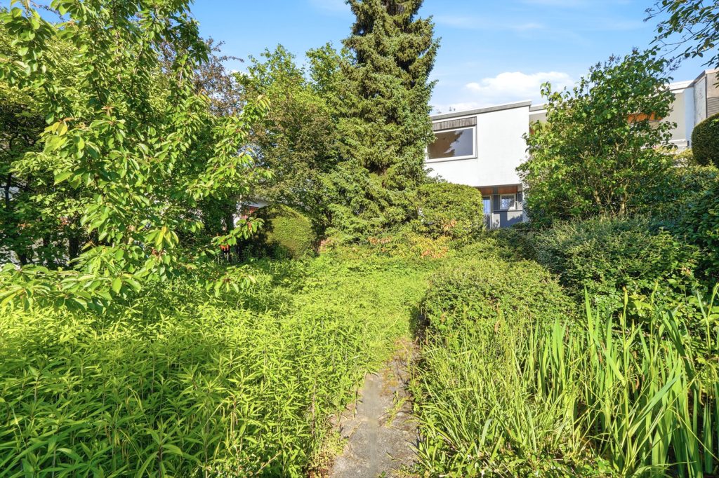 Gütelhöfer Immobilien - Immobilienangebot - Wachtberg / Niederbachem - Alle - Großzügiges Splitlevel-Reihenendhaus mit Garage, Garten und viel Potenzial in begehrter Wohnlage
