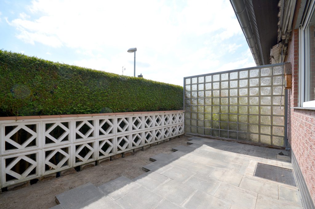 Gütelhöfer Immobilien - Immobilienangebot - Rheinbach / Ramershoven - Alle - Familienfreundliche Doppelhaushälfte mit zwei Bädern, Garage und Terrasse in Rheinbach-Ramershoven