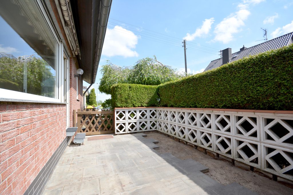 Gütelhöfer Immobilien - Immobilienangebot - Rheinbach / Ramershoven - Alle - Familienfreundliche Doppelhaushälfte mit zwei Bädern, Garage und Terrasse in Rheinbach-Ramershoven