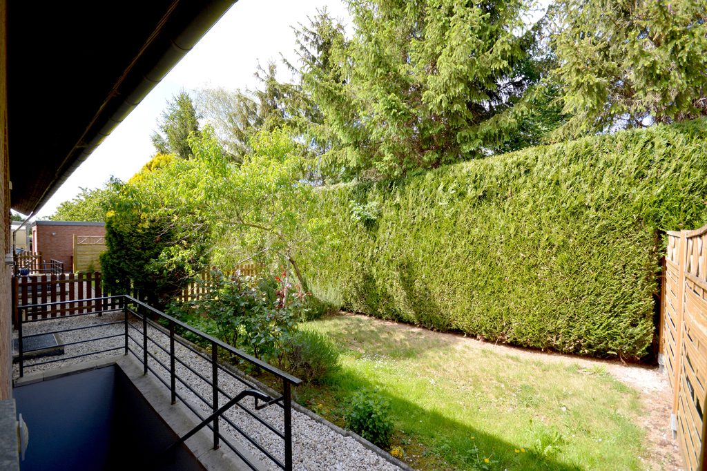 Gütelhöfer Immobilien - Immobilienangebot - Rheinbach / Ramershoven - Alle - Familienfreundliche Doppelhaushälfte mit zwei Bädern, Garage und Terrasse in Rheinbach-Ramershoven