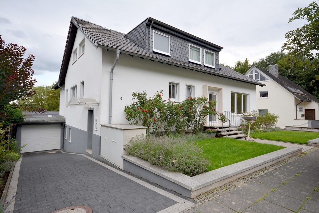 Gütelhöfer Immobilien - Immobilienangebot - Bonn - Alle - Stilvoll wohnen: Neuwertige Wohnung mit Terrasse und Blick auf den Posttower in Bonn Kessenich