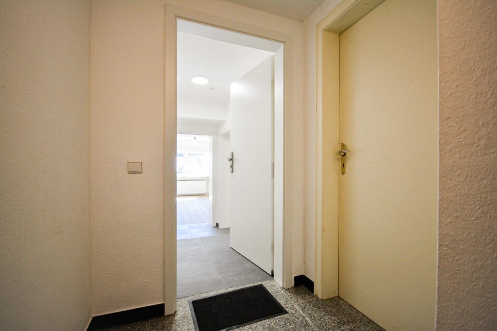 Gütelhöfer Immobilien - Immobilienangebot - Bonn - Alle - Stilvoll wohnen: Neuwertige Wohnung mit Terrasse und Blick auf den Posttower in Bonn Kessenich