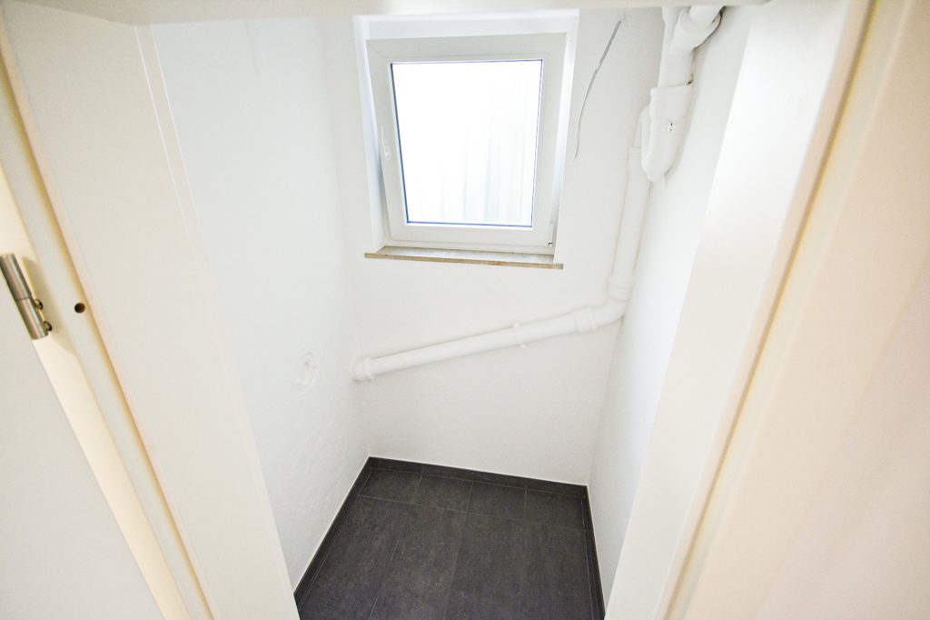 Gütelhöfer Immobilien - Immobilienangebot - Bonn - Alle - Stilvoll wohnen: Neuwertige Wohnung mit Terrasse und Blick auf den Posttower in Bonn Kessenich