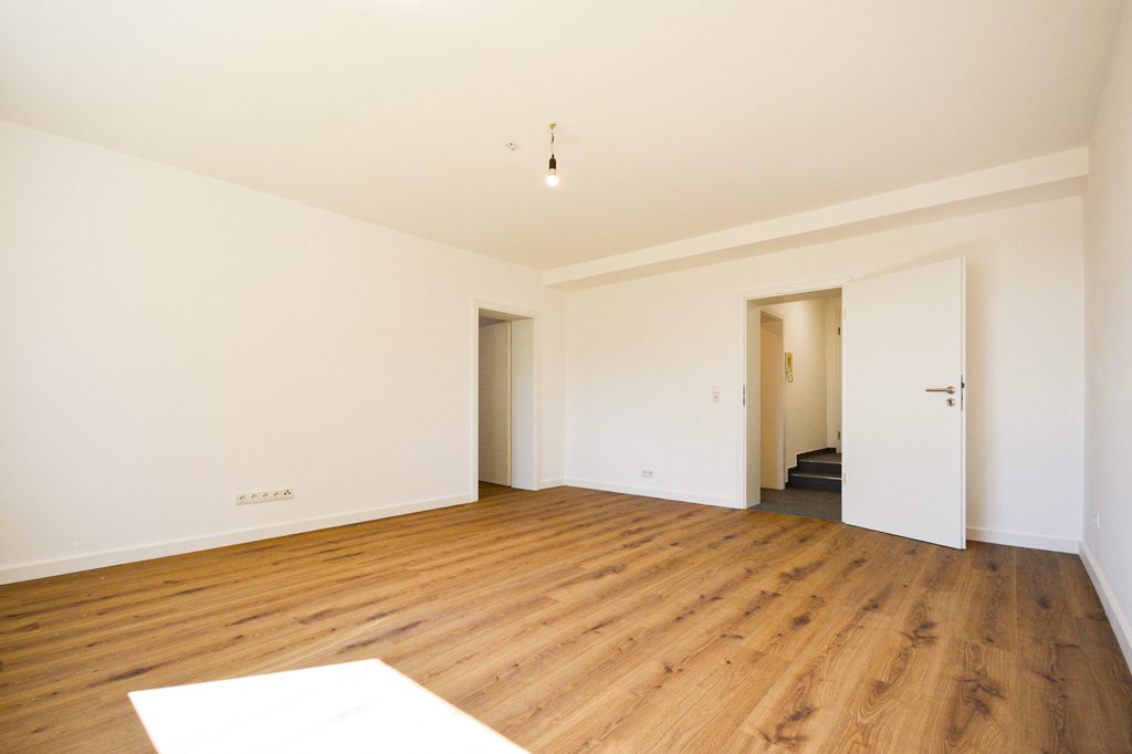 Gütelhöfer Immobilien - Immobilienangebot - Bonn - Alle - Stilvoll wohnen: Neuwertige Wohnung mit Terrasse und Blick auf den Posttower in Bonn Kessenich