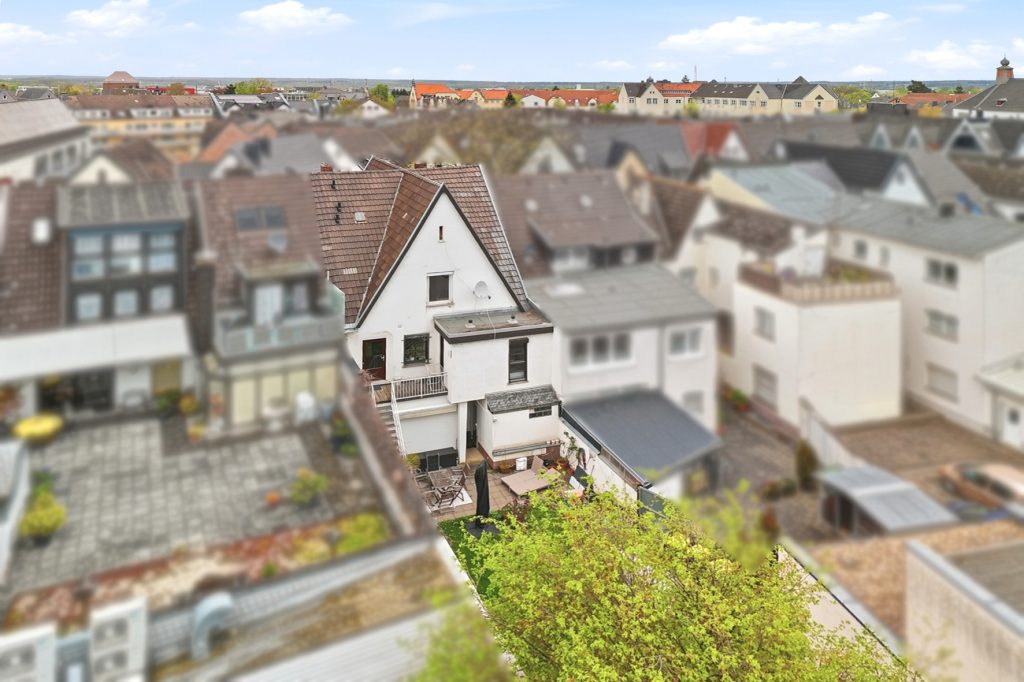 Gütelhöfer Immobilien - Immobilienangebot - Rheinbach - Alle - Attraktives Wohn- und Geschäftshaus in bester Lage von Rheinbach mit optionalem Baugrundstück