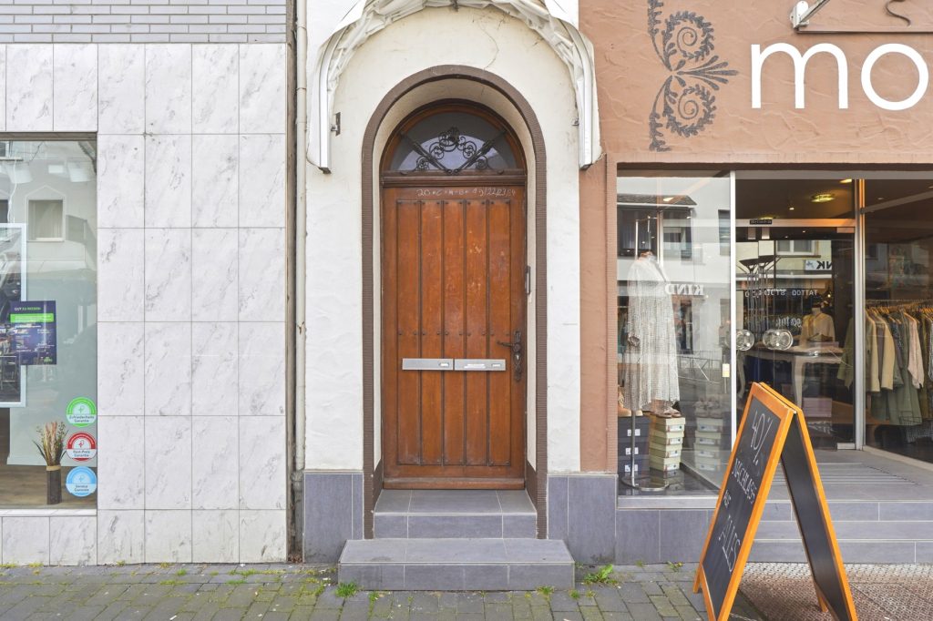 Gütelhöfer Immobilien - Immobilienangebot - Rheinbach - Alle - Attraktives Wohn- und Geschäftshaus in bester Lage von Rheinbach mit optionalem Baugrundstück