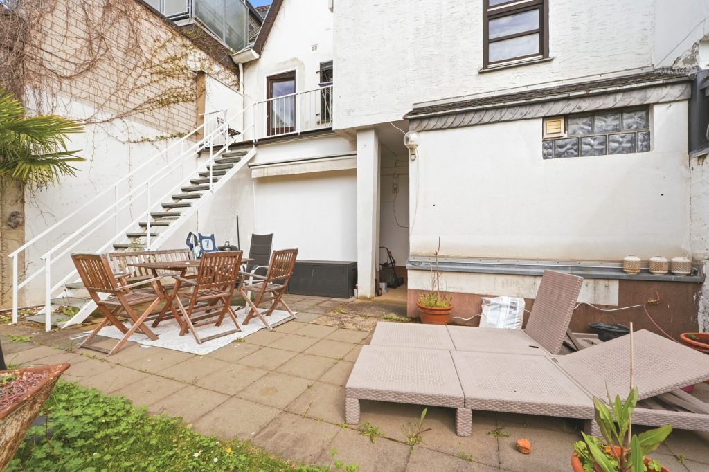 Gütelhöfer Immobilien - Immobilienangebot - Rheinbach - Alle - Attraktives Wohn- und Geschäftshaus in bester Lage von Rheinbach mit optionalem Baugrundstück